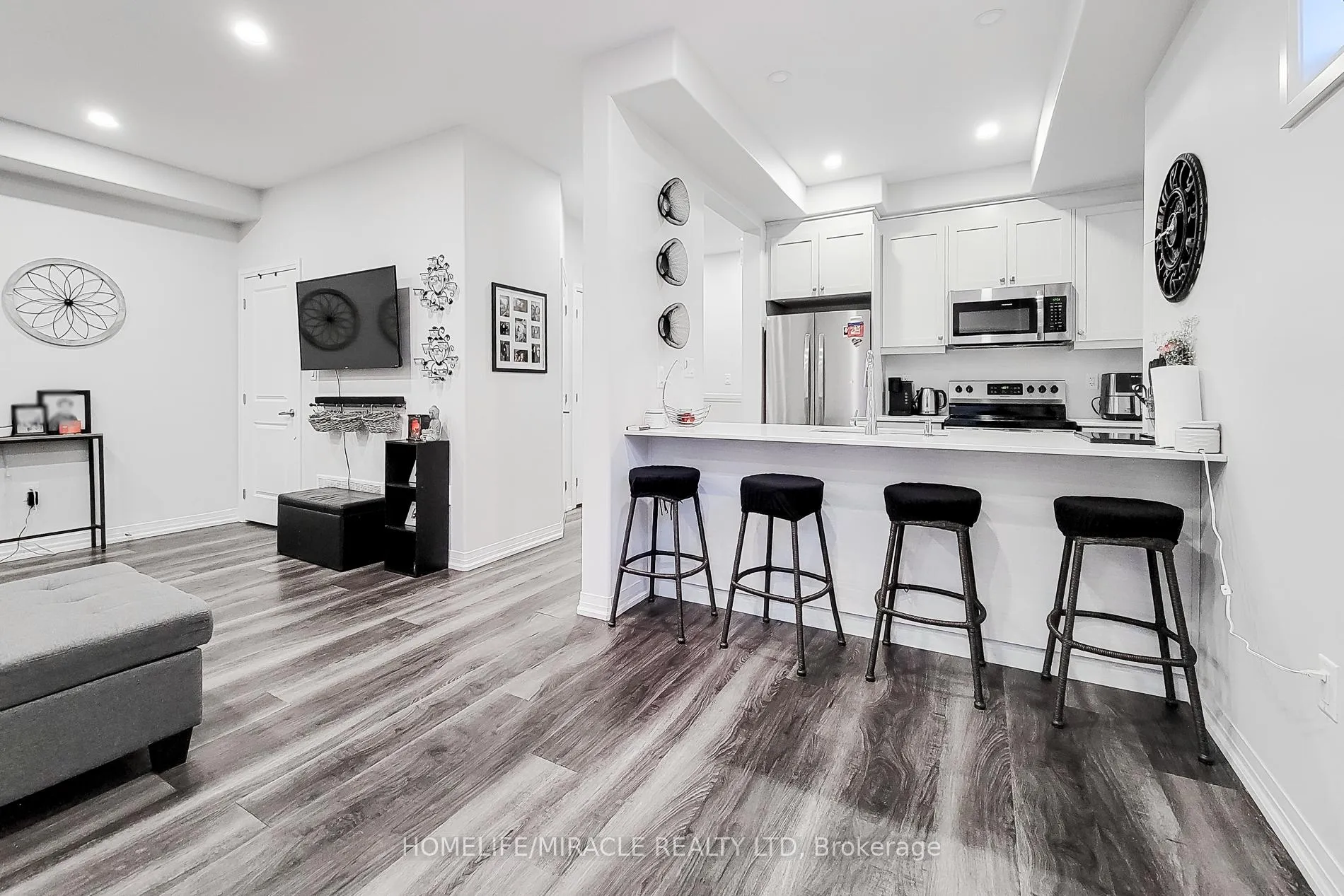 Photo 11 of 575 Woodward Avenue, Hamilton, Parkview — HOMEH