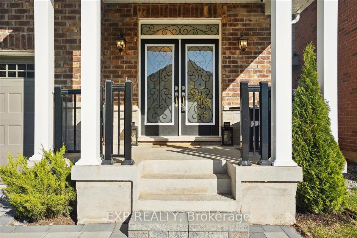 Photo 4 of 1429 Sycamore Gardens, Milton, Cobban — HOMEH