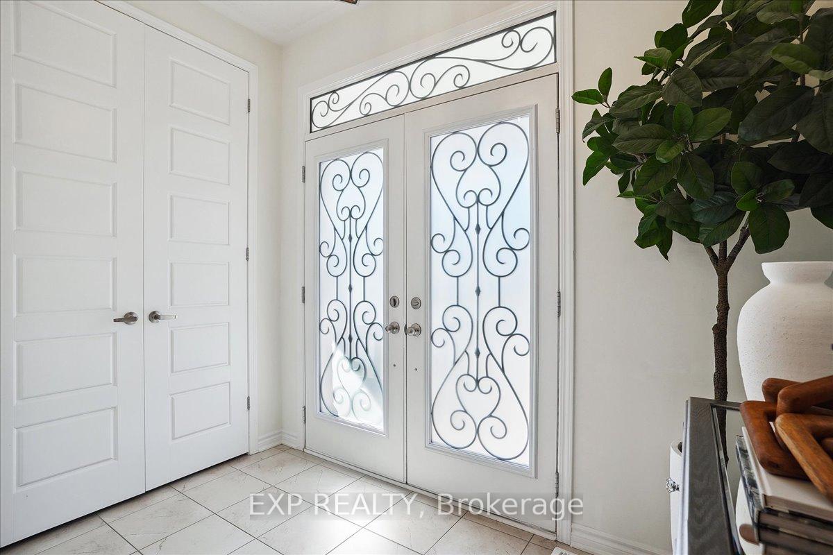 Photo 6 of 1429 Sycamore Gardens, Milton, Cobban — HOMEH