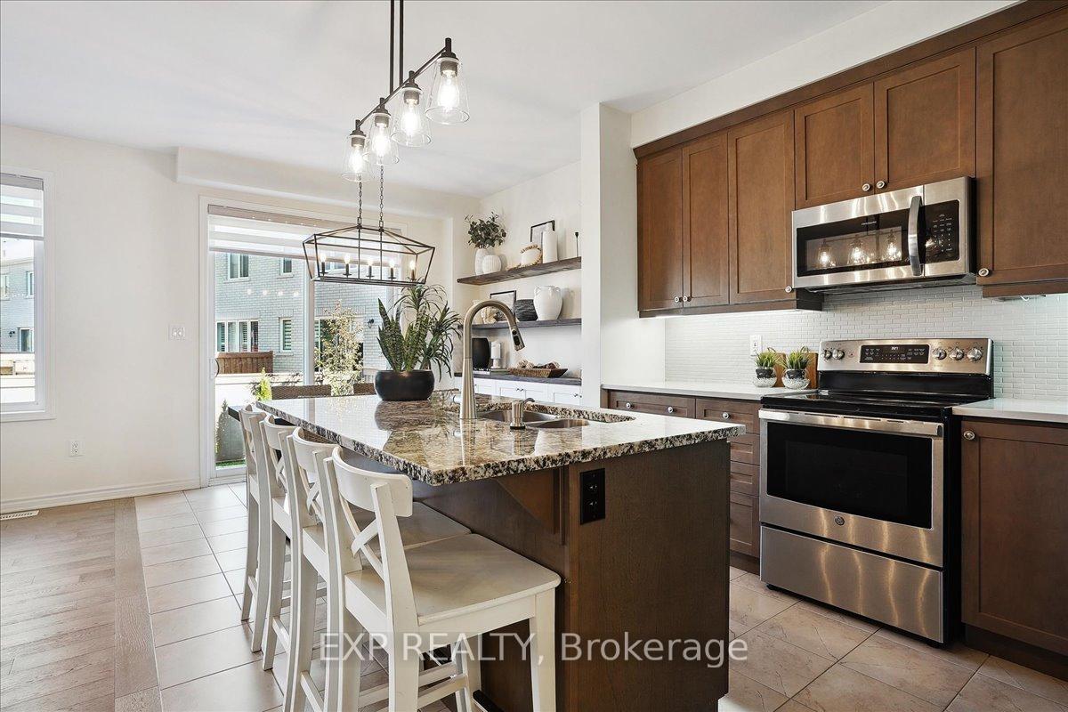 Photo 9 of 1429 Sycamore Gardens, Milton, Cobban — HOMEH