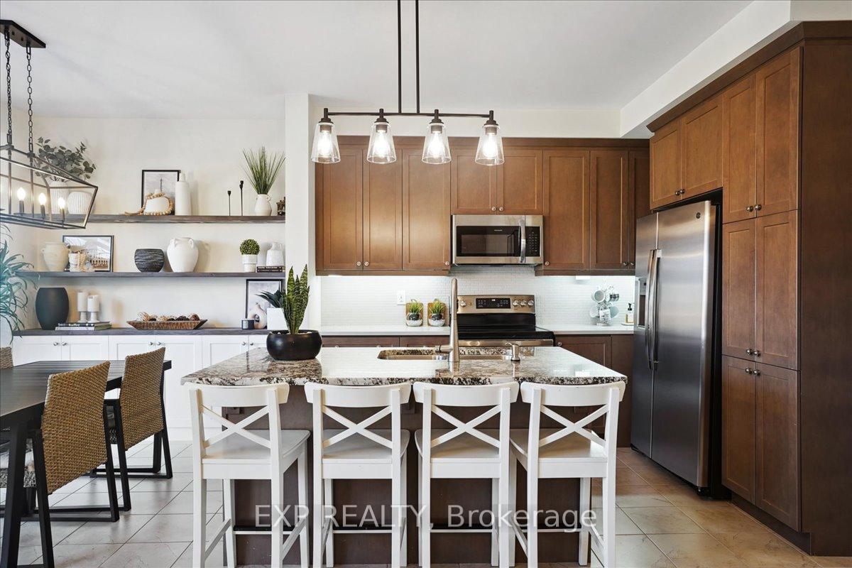 Photo 10 of 1429 Sycamore Gardens, Milton, Cobban — HOMEH