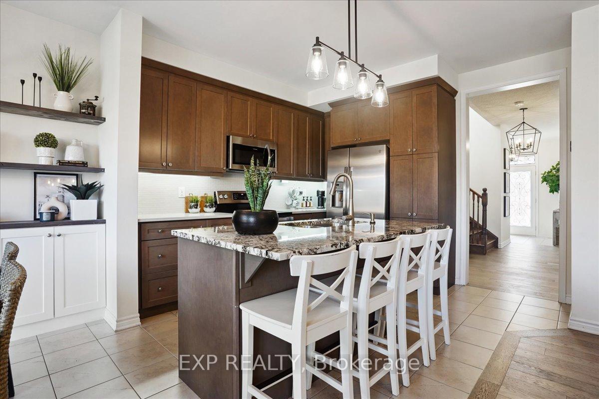 Photo 11 of 1429 Sycamore Gardens, Milton, Cobban — HOMEH