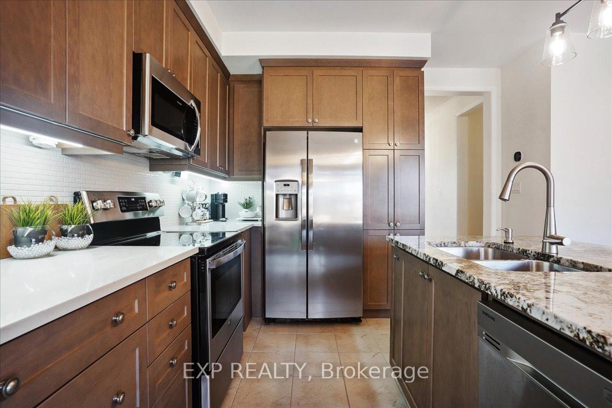 Photo 12 of 1429 Sycamore Gardens, Milton, Cobban — HOMEH