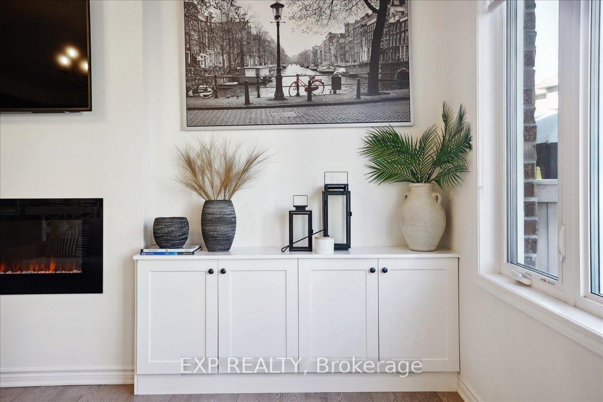 Photo 17 of 1429 Sycamore Gardens, Milton, Cobban — HOMEH