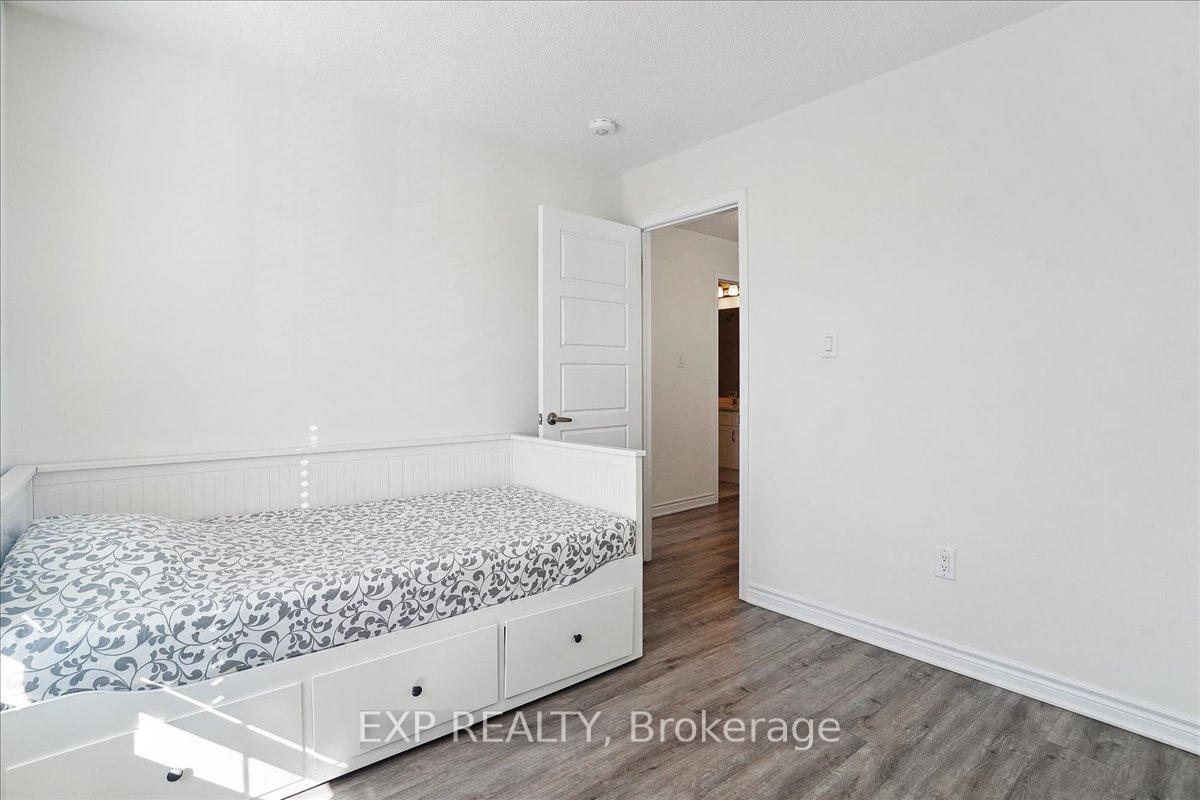 Photo 29 of 1429 Sycamore Gardens, Milton, Cobban — HOMEH