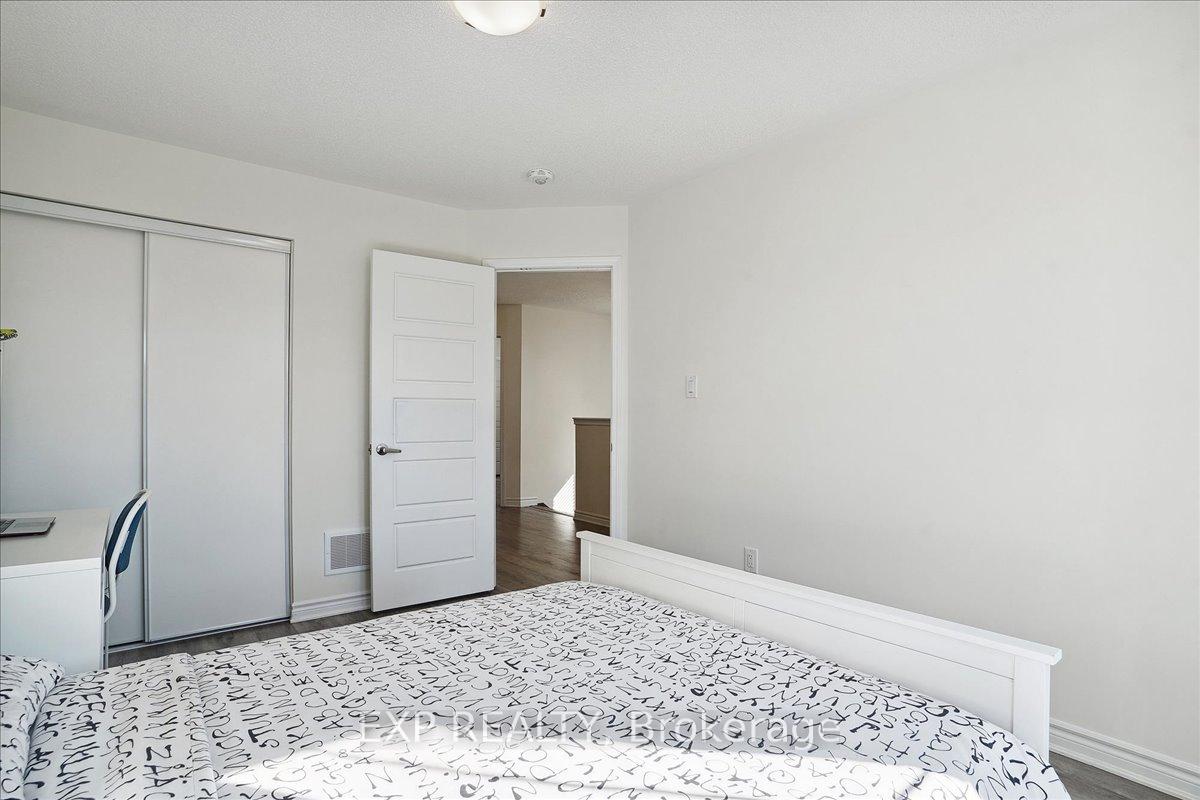 Photo 31 of 1429 Sycamore Gardens, Milton, Cobban — HOMEH