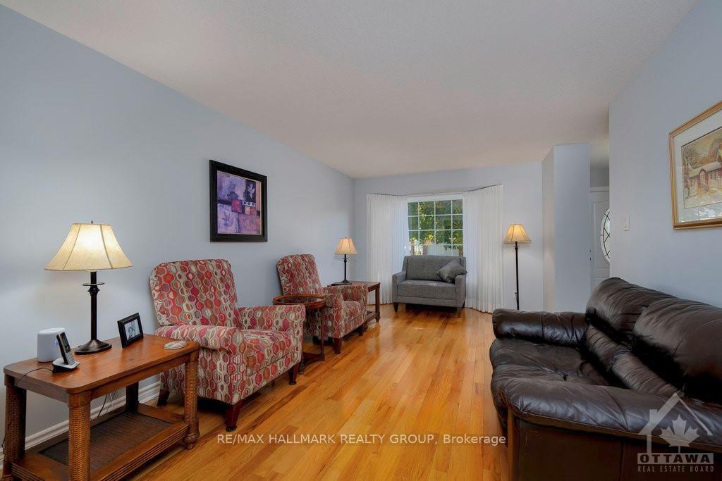 Photo 3 of 58 Allenby Road, Ottawa, Kanata - Morgan's Grant/South March — HOMEH