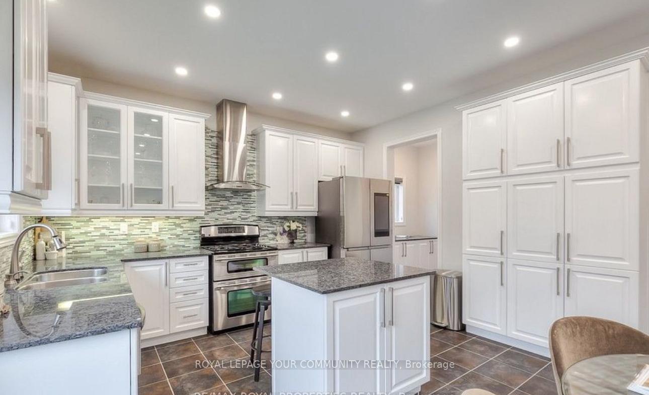 Photo 9 of 8 Speight Court, Ajax, Northeast Ajax — HOMEH