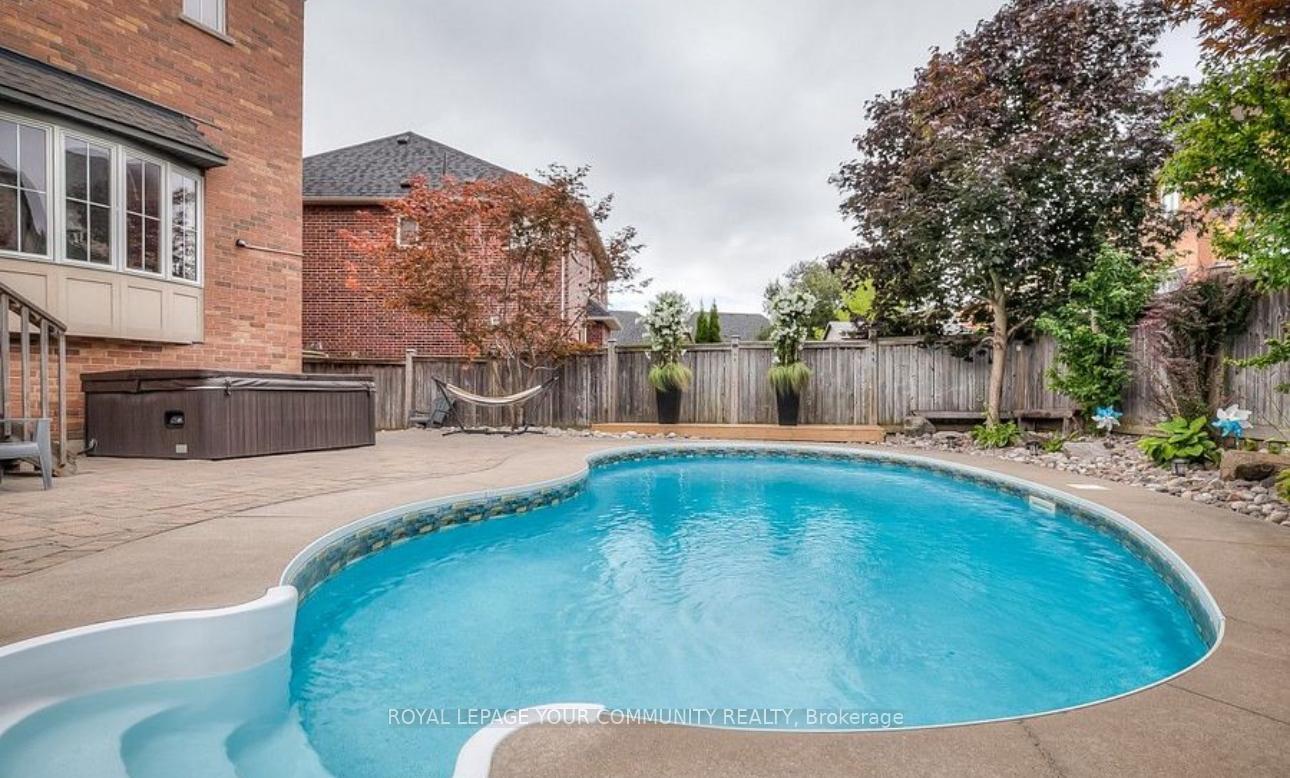 Photo 22 of 8 Speight Court, Ajax, Northeast Ajax — HOMEH