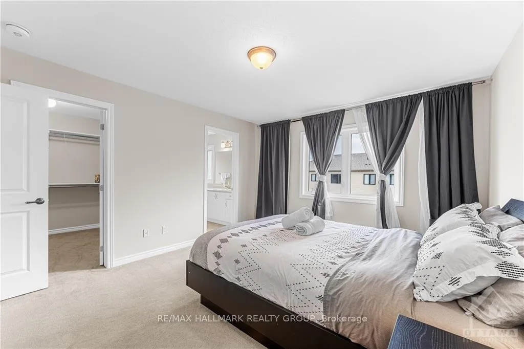 Photo 4 of 147 Pictou Crescent, Ottawa, Kanata - Emerald Meadows/Trailwest — HOMEH