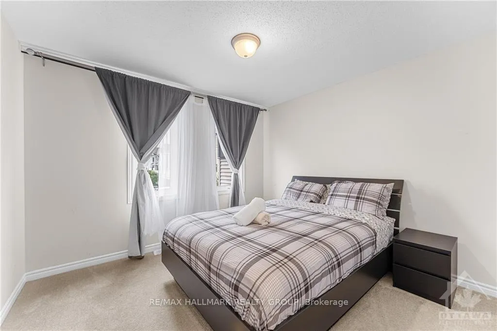 Photo 5 of 147 Pictou Crescent, Ottawa, Kanata - Emerald Meadows/Trailwest — HOMEH