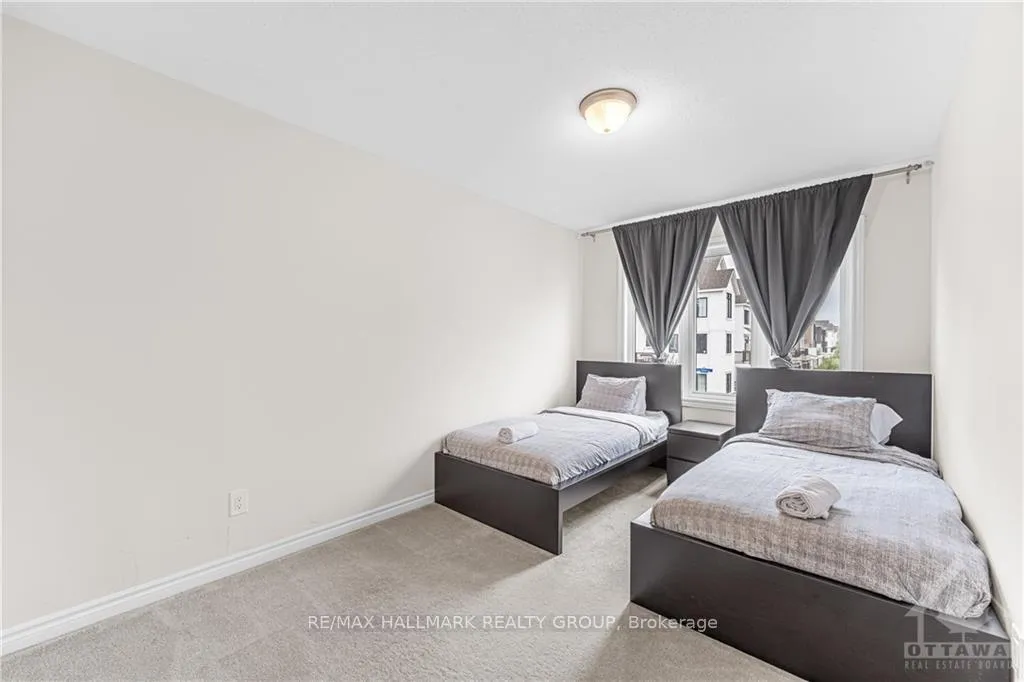 Photo 7 of 147 Pictou Crescent, Ottawa, Kanata - Emerald Meadows/Trailwest — HOMEH