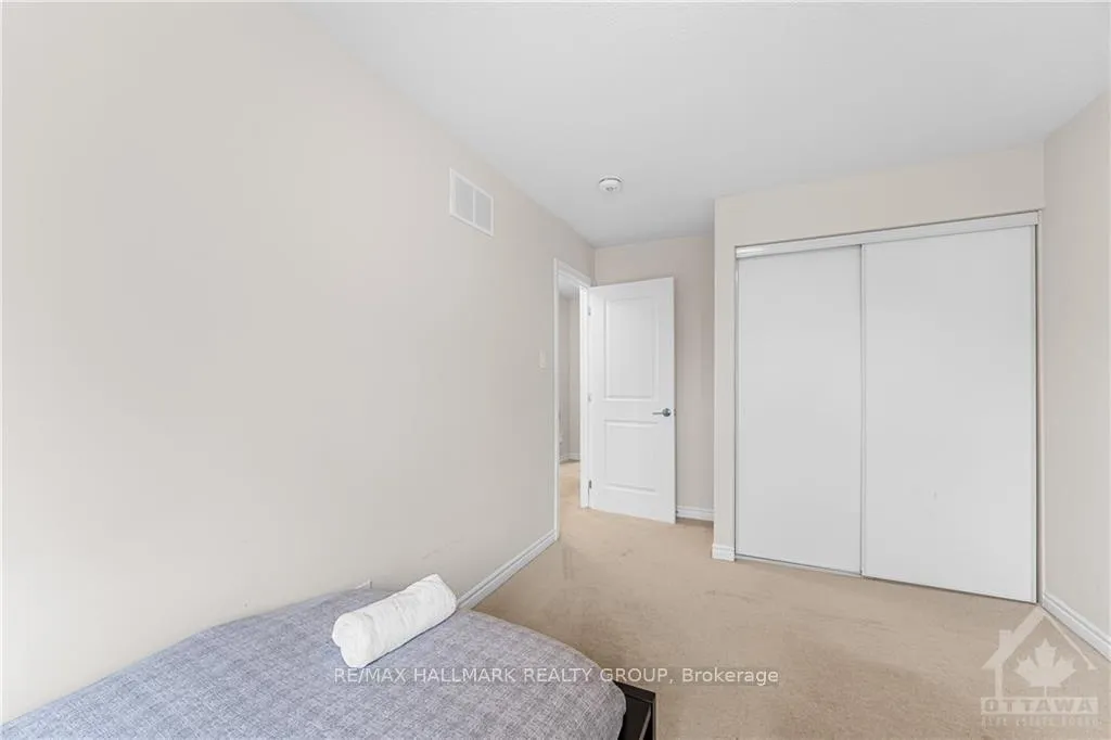 Photo 8 of 147 Pictou Crescent, Ottawa, Kanata - Emerald Meadows/Trailwest — HOMEH