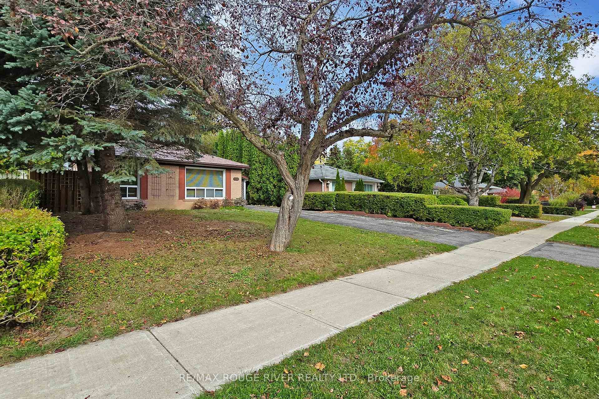 Photo 5 of 68 Aurora Heights Drive, Aurora, Aurora Heights — HOMEH