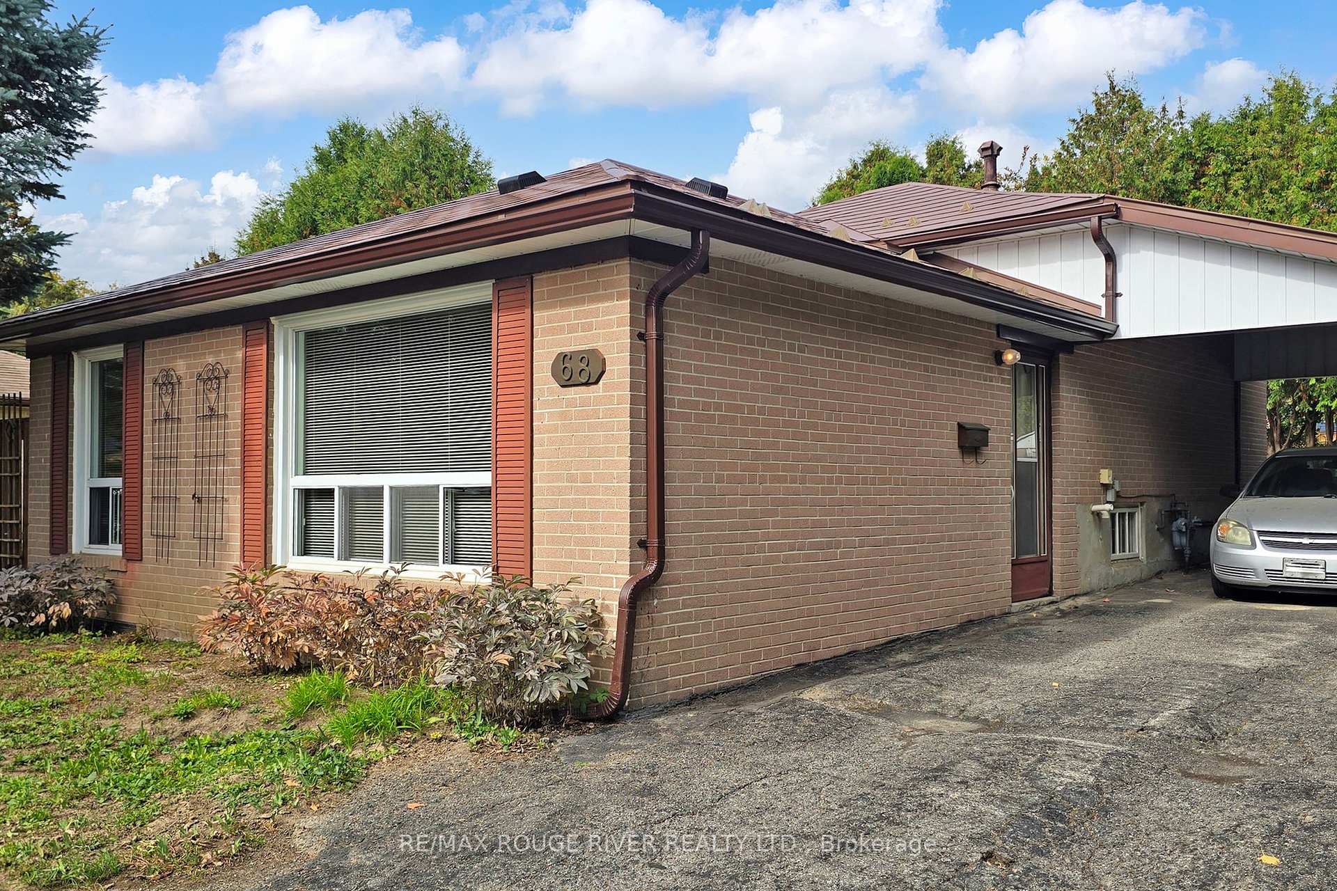 Photo 18 of 68 Aurora Heights Drive, Aurora, Aurora Heights — HOMEH