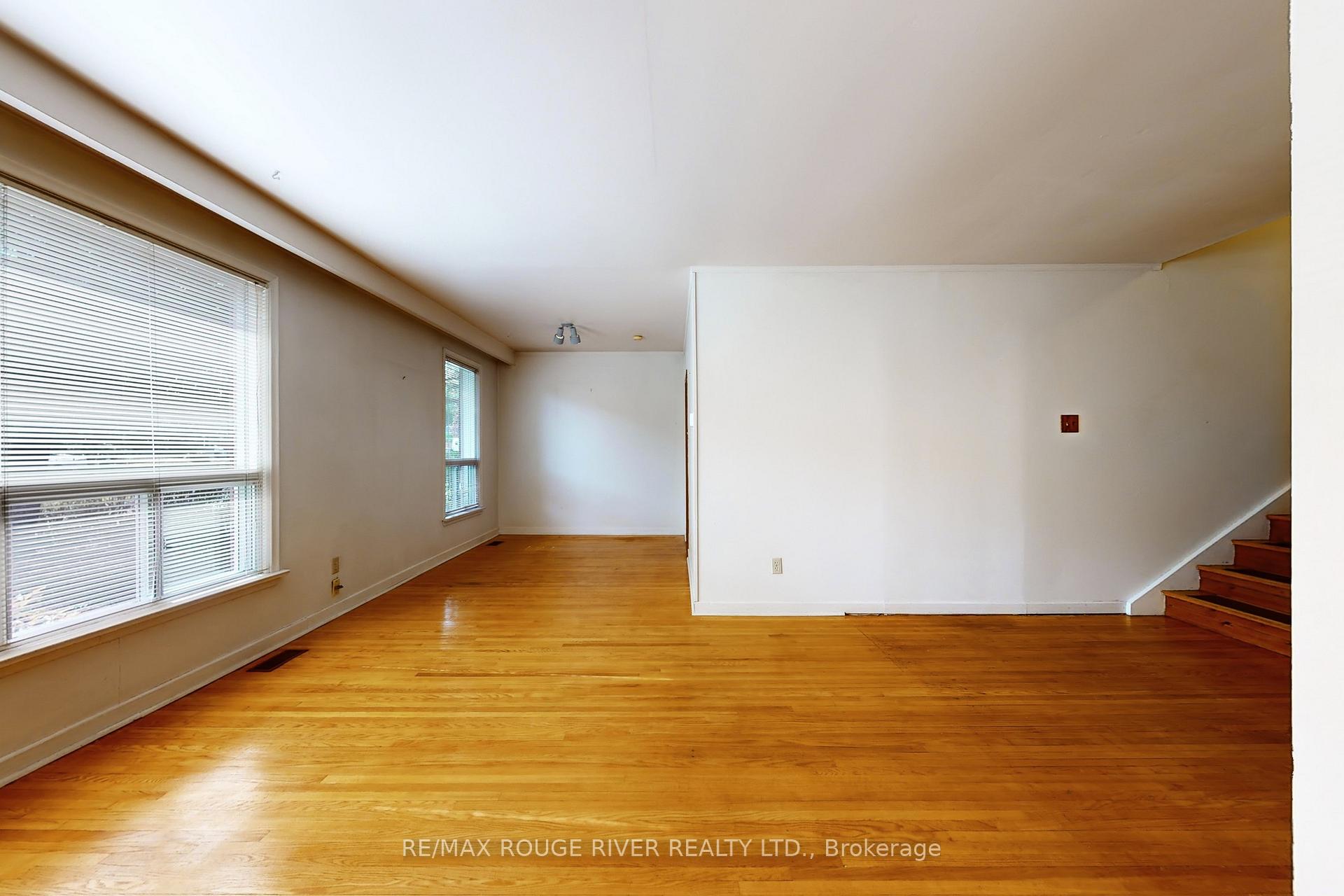 Photo 9 of 68 Aurora Heights Drive, Aurora, Aurora Heights — HOMEH