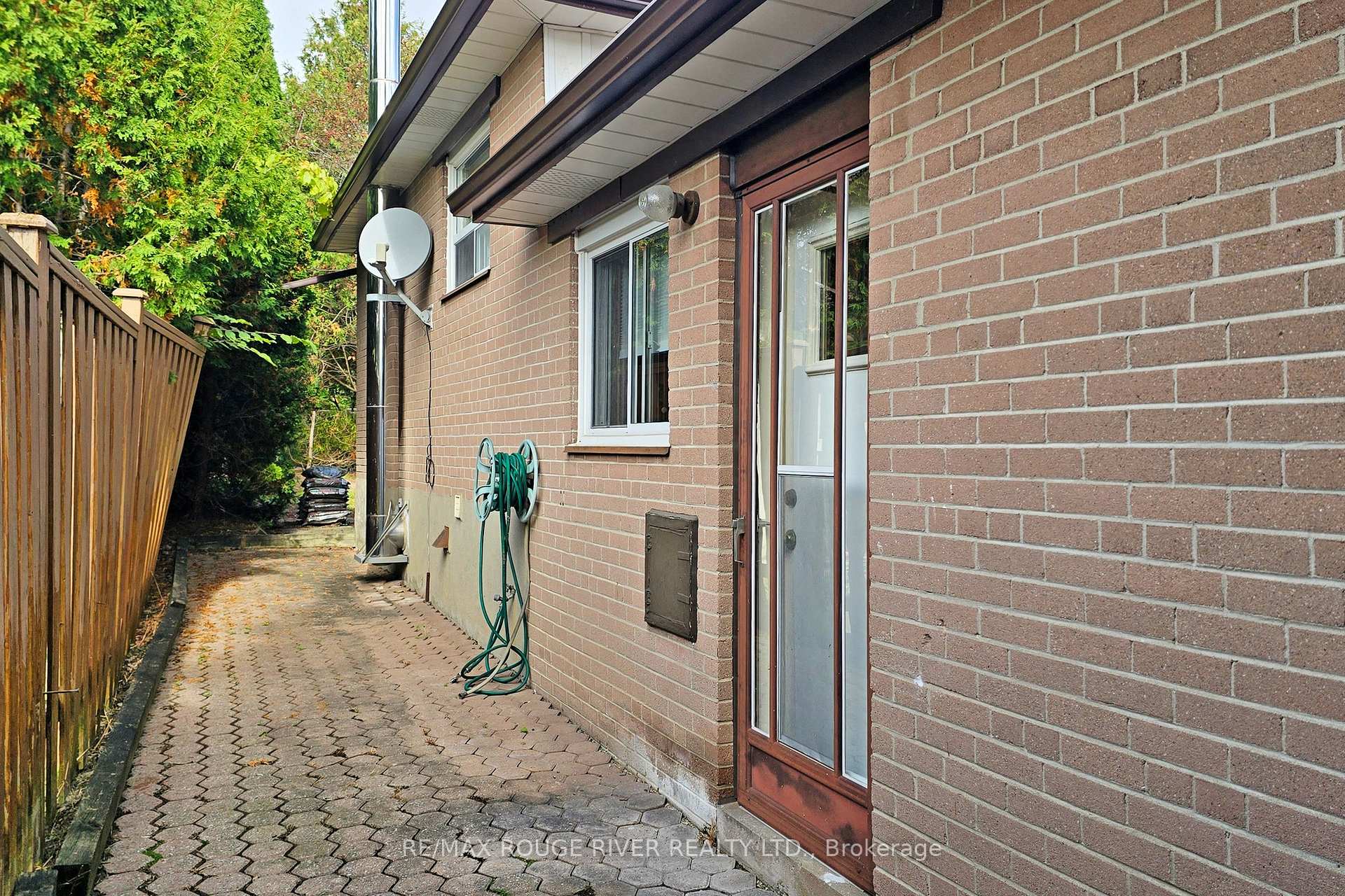 Photo 45 of 68 Aurora Heights Drive, Aurora, Aurora Heights — HOMEH