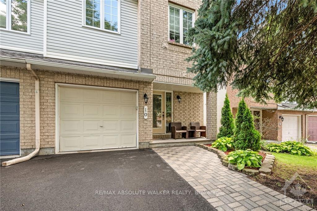 Photo 2 of 10 Deerchase Court, Ottawa, Kanata - Emerald Meadows/Trailwest — HOMEH