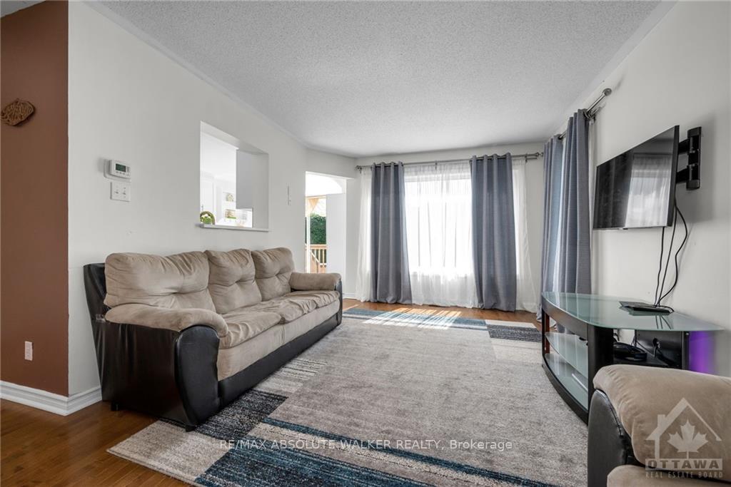 Photo 6 of 10 Deerchase Court, Ottawa, Kanata - Emerald Meadows/Trailwest — HOMEH