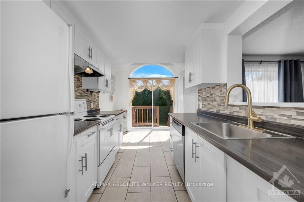 Photo 13 of 10 Deerchase Court, Ottawa, Kanata - Emerald Meadows/Trailwest — HOMEH