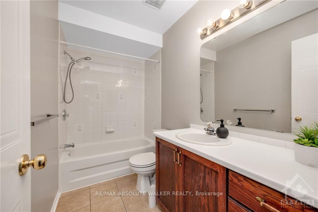 Photo 21 of 10 Deerchase Court, Ottawa, Kanata - Emerald Meadows/Trailwest — HOMEH