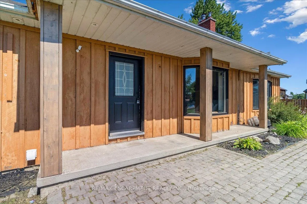 Photo 3 of 6550 Sinclairville Road, Hamilton, Rural Glanbrook — HOMEH