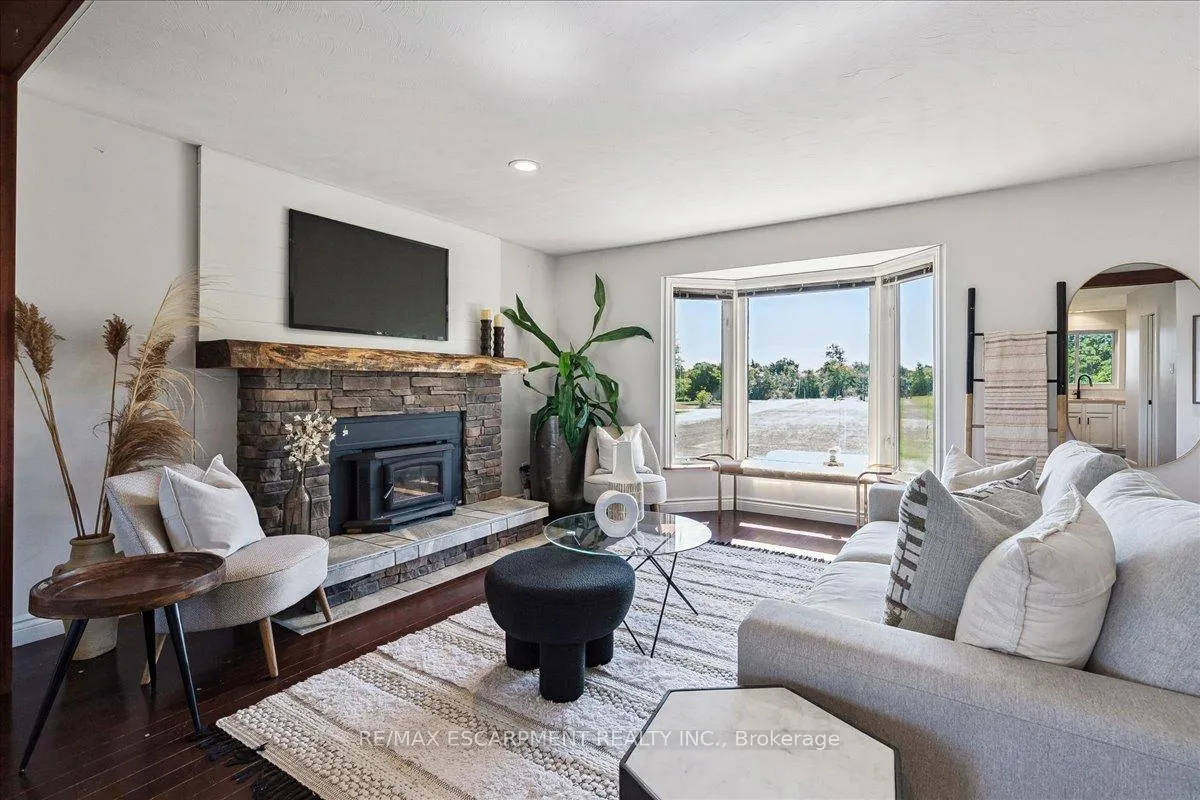 Photo 6 of 6550 Sinclairville Road, Hamilton, Rural Glanbrook — HOMEH