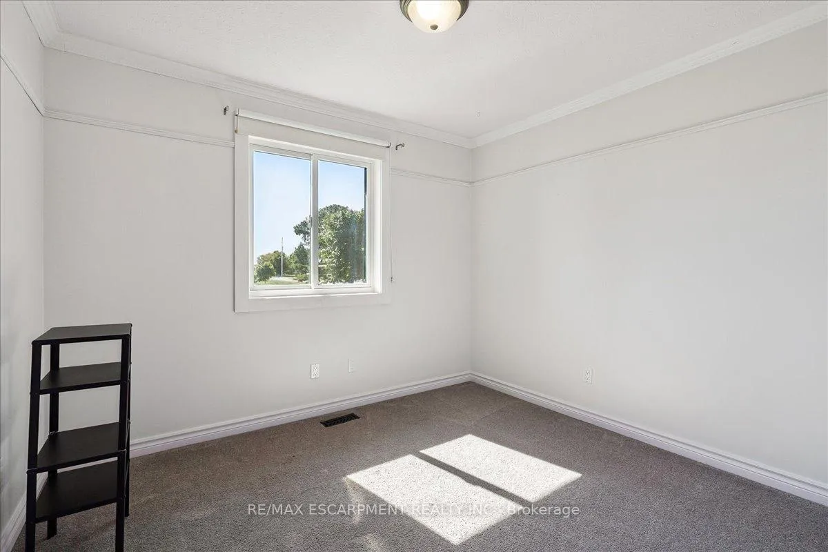 Photo 14 of 6550 Sinclairville Road, Hamilton, Rural Glanbrook — HOMEH