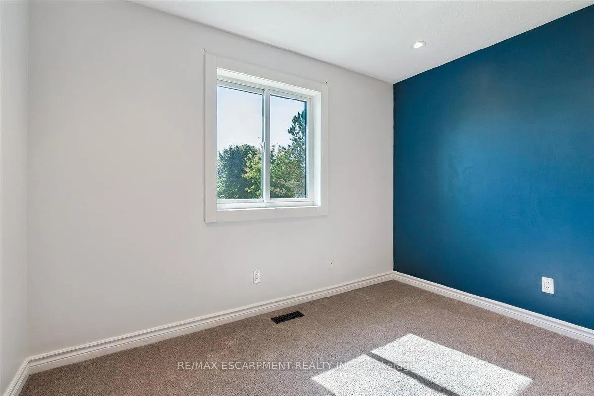 Photo 15 of 6550 Sinclairville Road, Hamilton, Rural Glanbrook — HOMEH