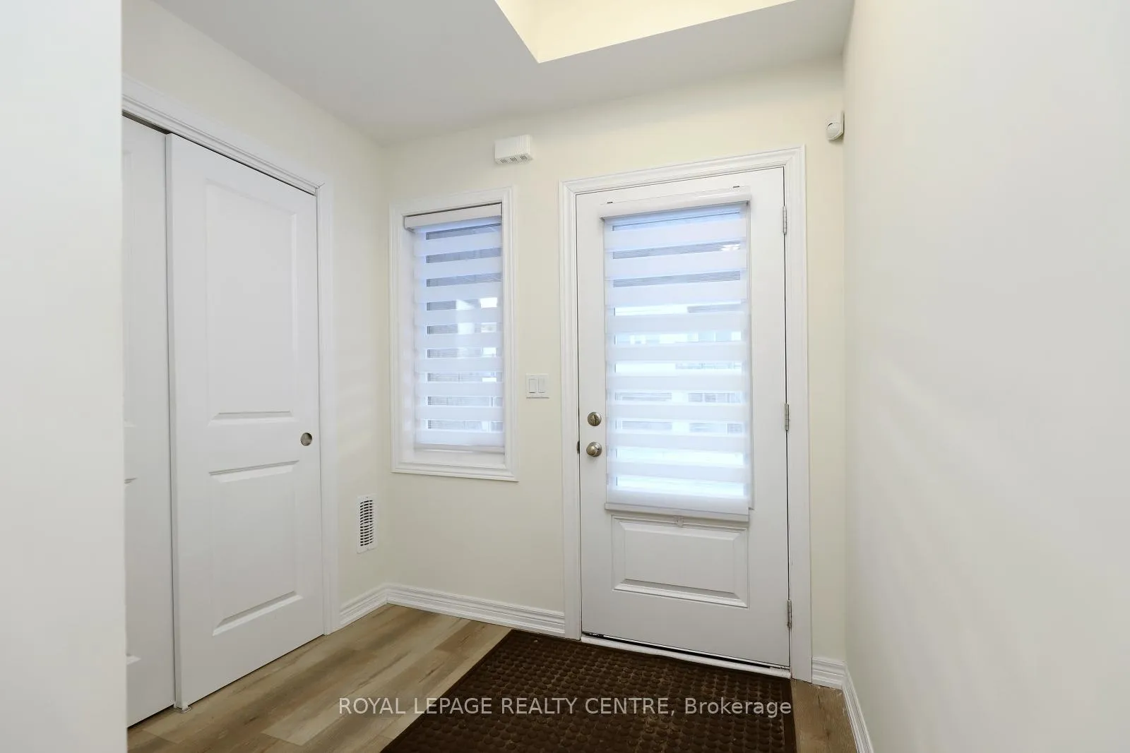 Photo 3 of Unit 16, 40 Zinfandel Drive, Hamilton, Winona — HOMEH