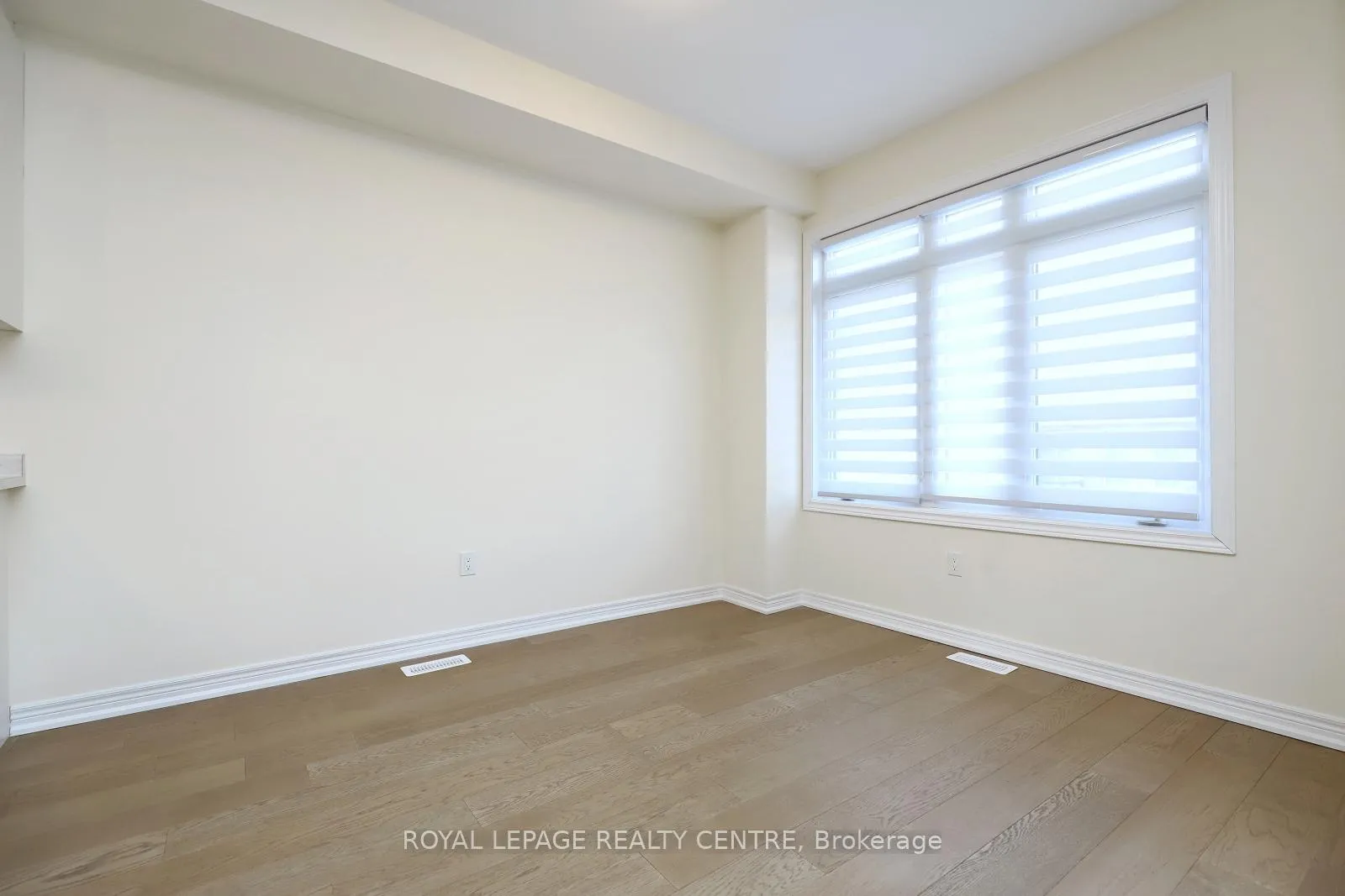 Photo 10 of Unit 16, 40 Zinfandel Drive, Hamilton, Winona — HOMEH