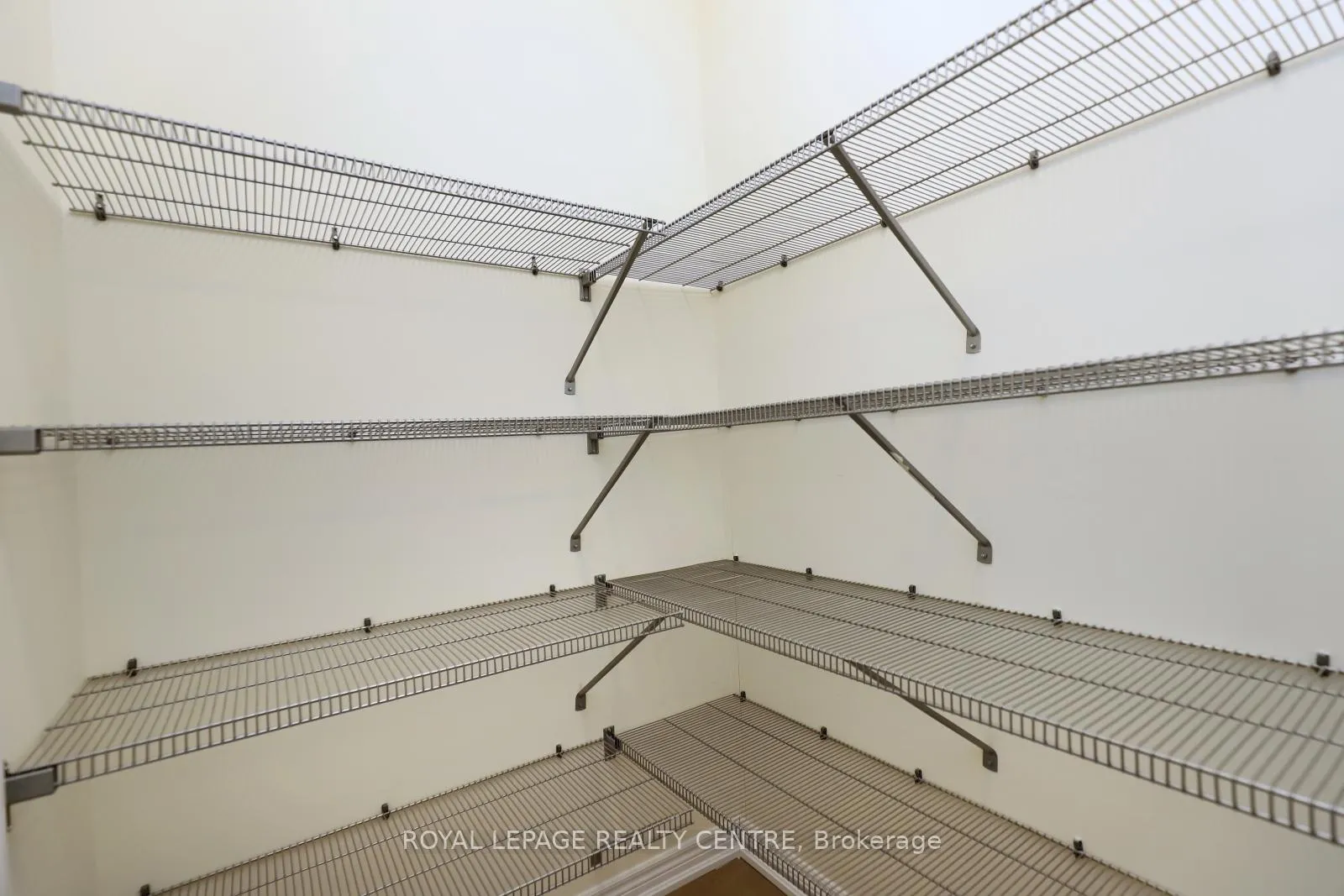 Photo 17 of Unit 16, 40 Zinfandel Drive, Hamilton, Winona — HOMEH