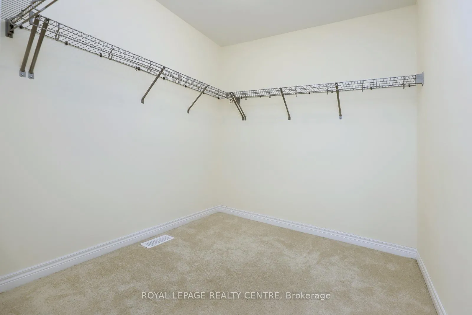 Photo 20 of Unit 16, 40 Zinfandel Drive, Hamilton, Winona — HOMEH