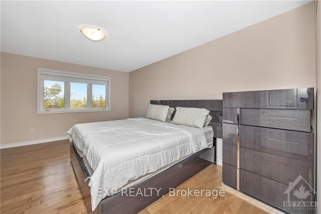 Photo 7 of 298 Livery Street, Ottawa, Kanata - Emerald Meadows/Trailwest — HOMEH