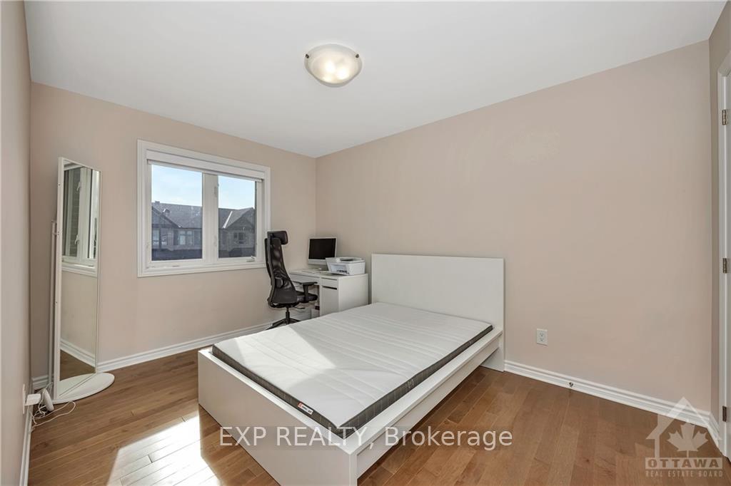 Photo 9 of 298 Livery Street, Ottawa, Kanata - Emerald Meadows/Trailwest — HOMEH