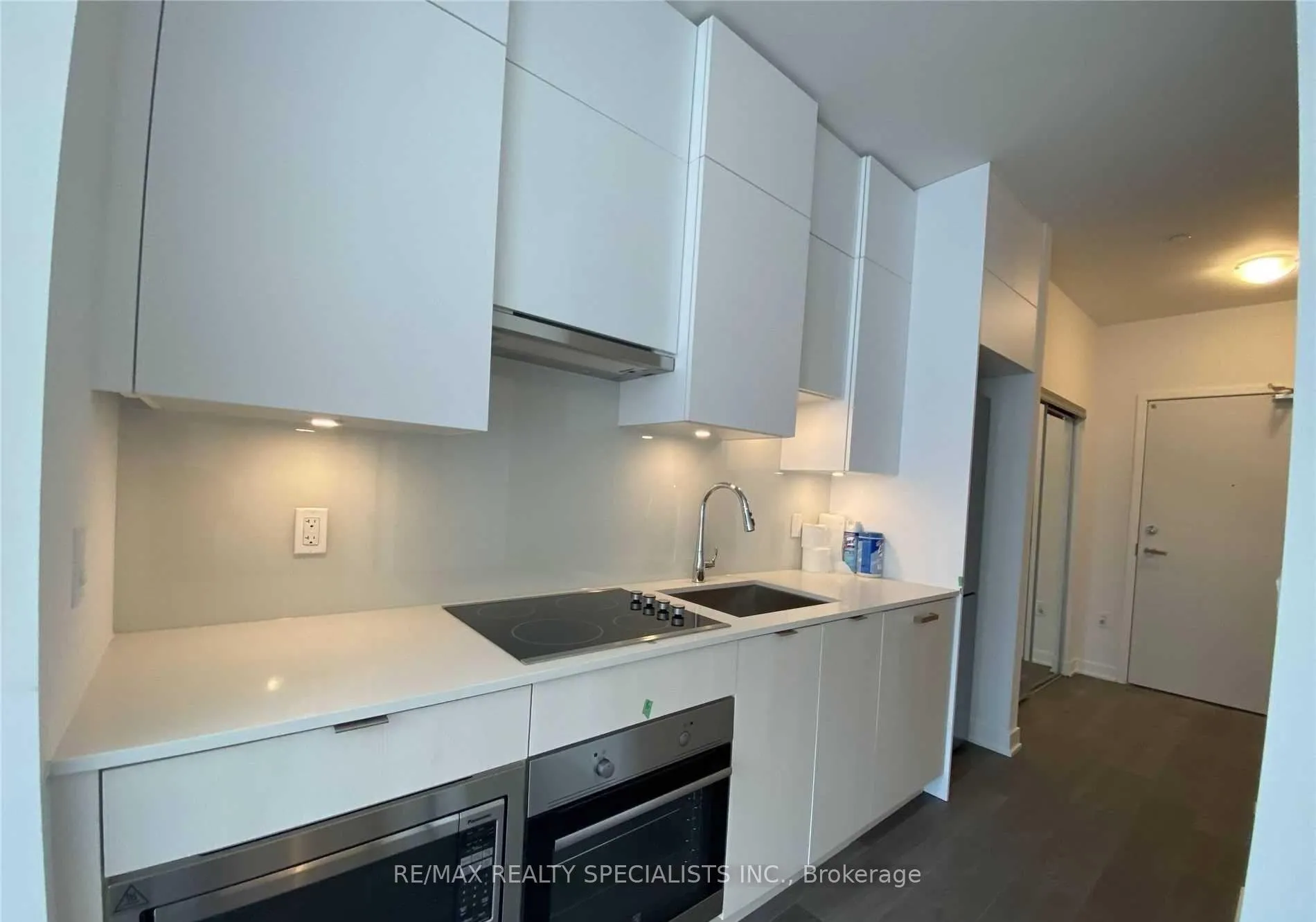 Photo 2 of Unit PH07, 99 Broadway Avenue, Toronto, Mount Pleasant West — HOMEH