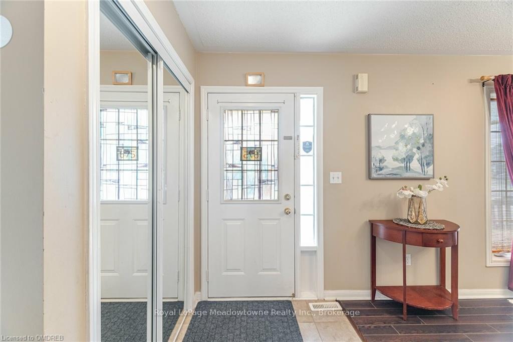 Photo 8 of 675 Thompson Road S, Milton, Beaty — HOMEH