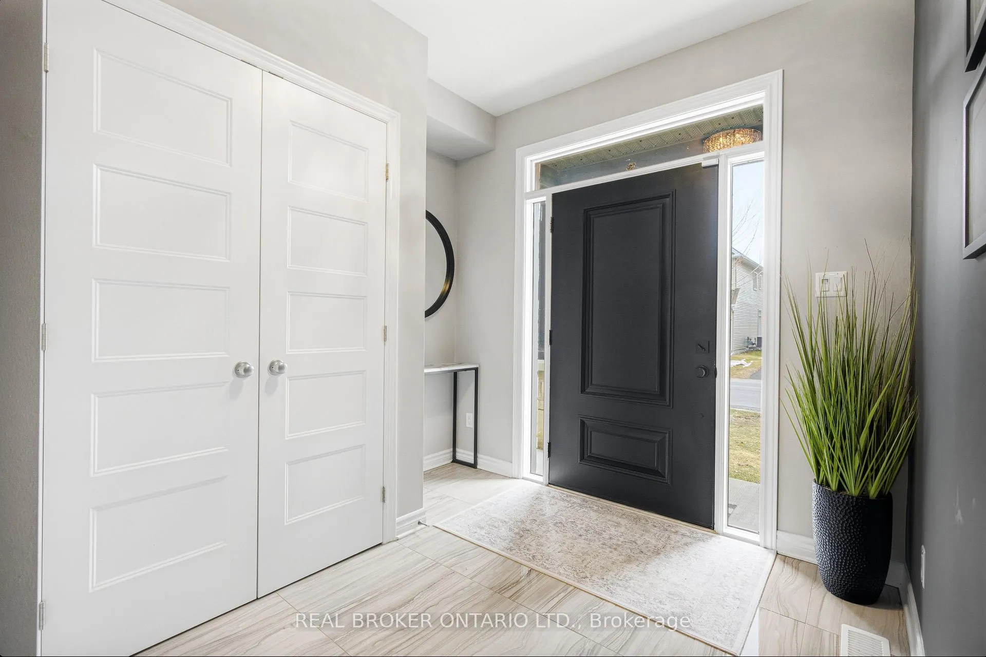 Photo 2 of 204 Trollius Way, Ottawa, Blossom Park/Kemp Park/Findlay Creek — HOMEH