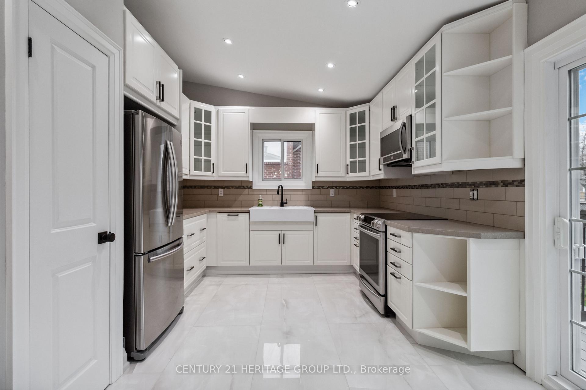 Photo 9 of 734 Robertson Crescent, Milton, Timberlea — HOMEH