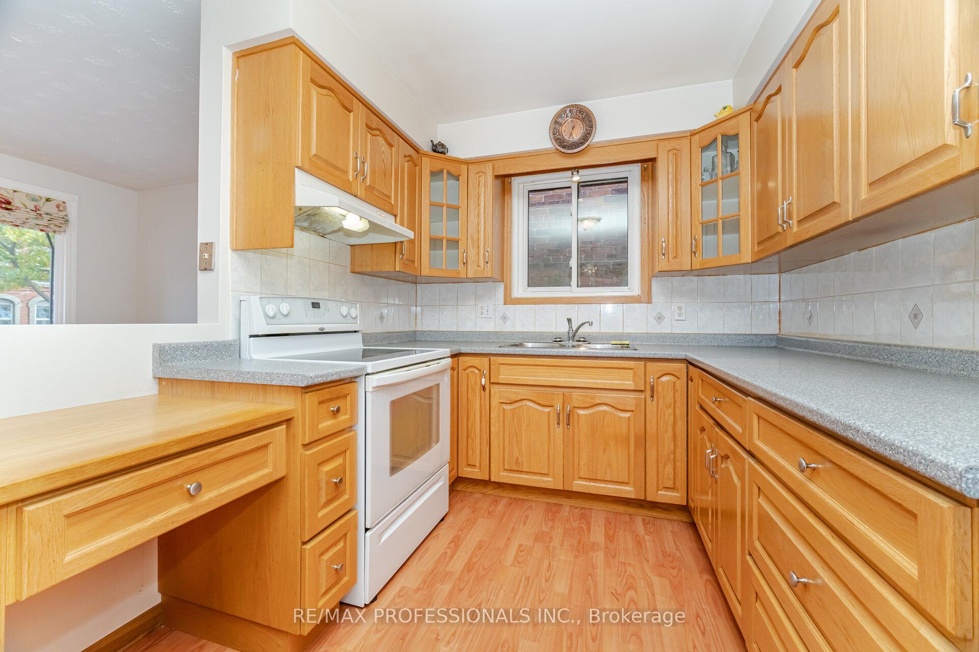 Photo 16 of 283 John Street N, Hamilton, Beasley — HOMEH