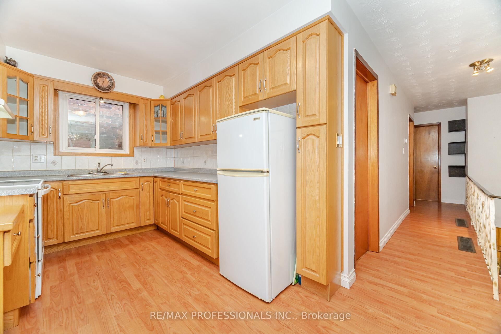 Photo 17 of 283 John Street N, Hamilton, Beasley — HOMEH