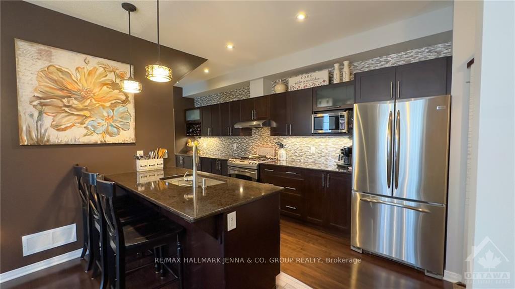 Photo 5 of 755 Oakglade Avenue, Ottawa, Kanata - Emerald Meadows/Trailwest — HOMEH