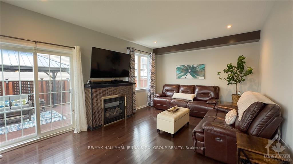 Photo 7 of 755 Oakglade Avenue, Ottawa, Kanata - Emerald Meadows/Trailwest — HOMEH
