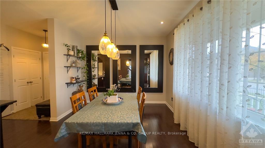 Photo 10 of 755 Oakglade Avenue, Ottawa, Kanata - Emerald Meadows/Trailwest — HOMEH