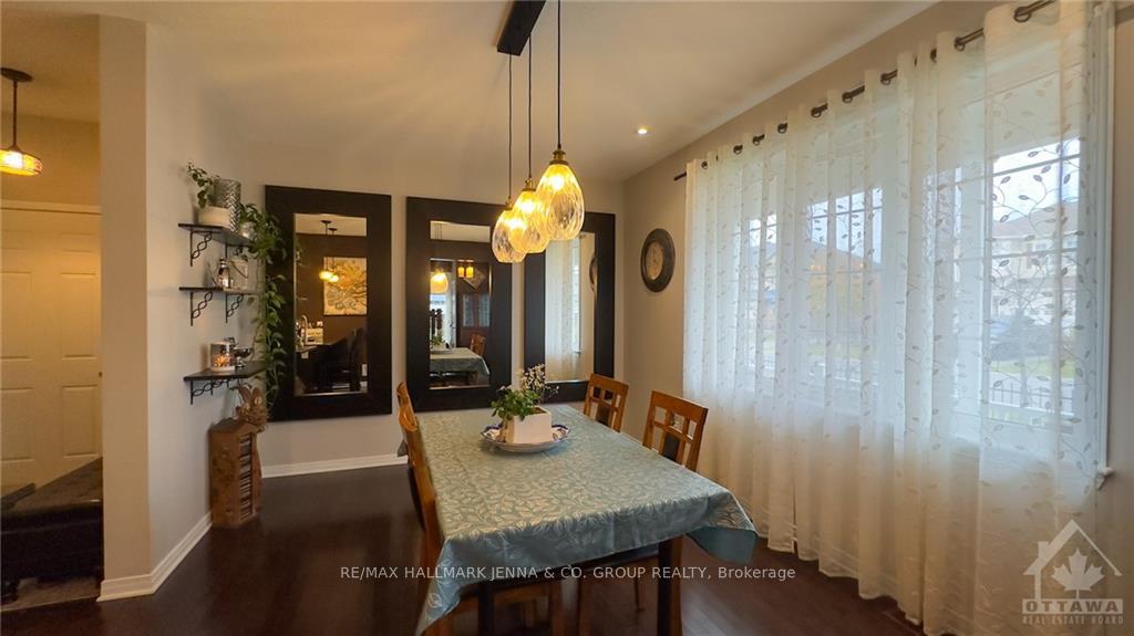 Photo 11 of 755 Oakglade Avenue, Ottawa, Kanata - Emerald Meadows/Trailwest — HOMEH