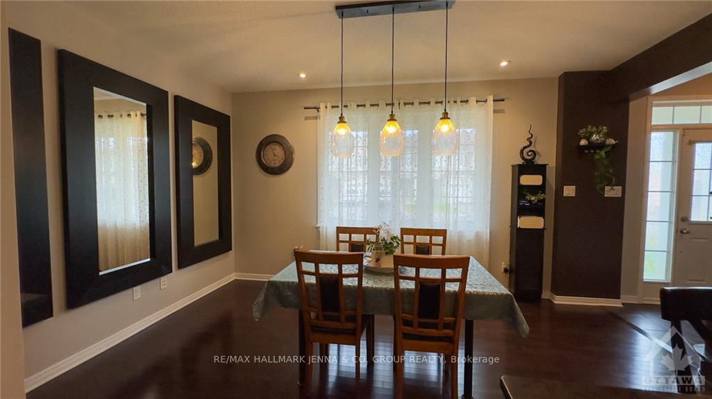 Photo 12 of 755 Oakglade Avenue, Ottawa, Kanata - Emerald Meadows/Trailwest — HOMEH