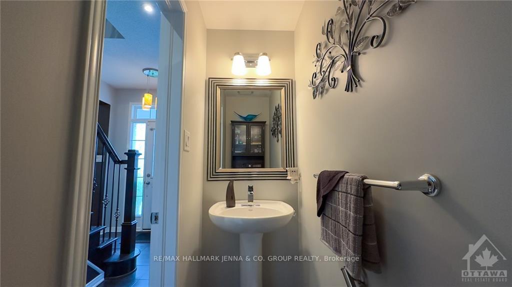 Photo 14 of 755 Oakglade Avenue, Ottawa, Kanata - Emerald Meadows/Trailwest — HOMEH