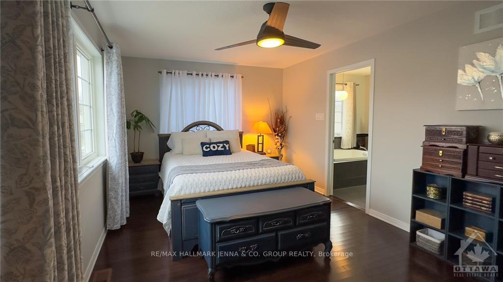 Photo 15 of 755 Oakglade Avenue, Ottawa, Kanata - Emerald Meadows/Trailwest — HOMEH