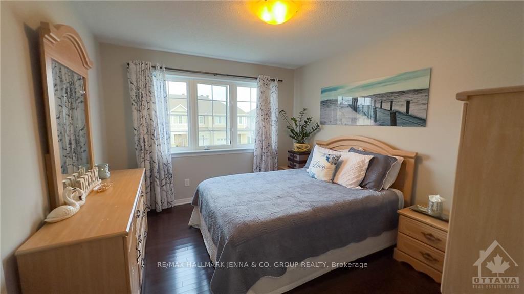 Photo 18 of 755 Oakglade Avenue, Ottawa, Kanata - Emerald Meadows/Trailwest — HOMEH