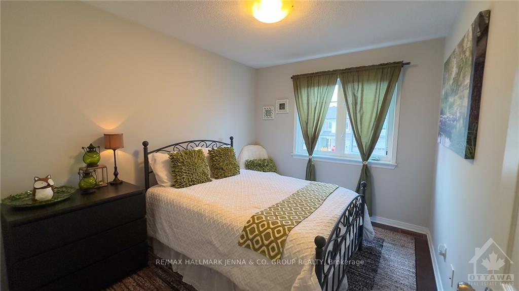 Photo 20 of 755 Oakglade Avenue, Ottawa, Kanata - Emerald Meadows/Trailwest — HOMEH